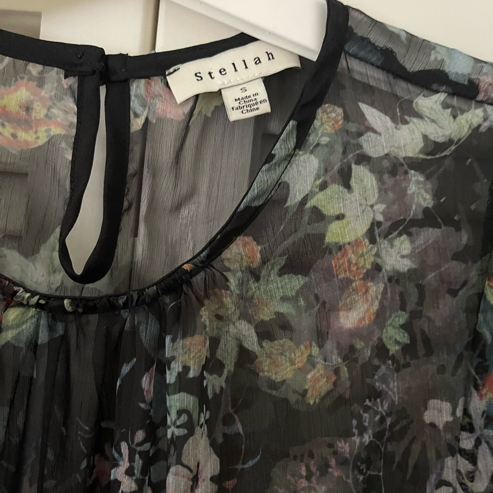 Stellah Black Floral Sheer Asymmetrical Maxi Dress - Picture 3 of 6